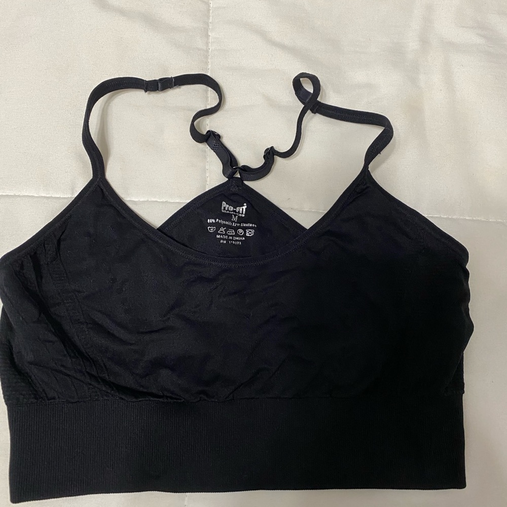 Seamless Black Pro-Fit Sports bra